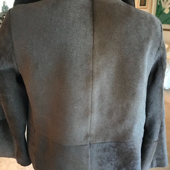 Banana Republic brown shearling jacket - Picture 4 of 8